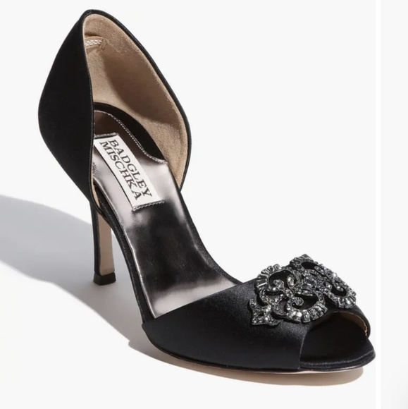 Badgley Mischka 'Salsa' Pump rhinestone tops Black NIB Size 6 - Picture 1 of 16